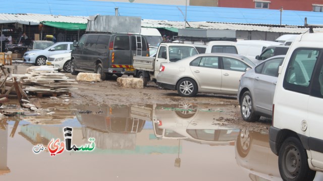 فيديو: اجواء اليوم من سوق السبت وازدحام مروري بسبب  وضعية الشارع الرئيسي وتذمر الزوار اليهود من البنية التحتيه